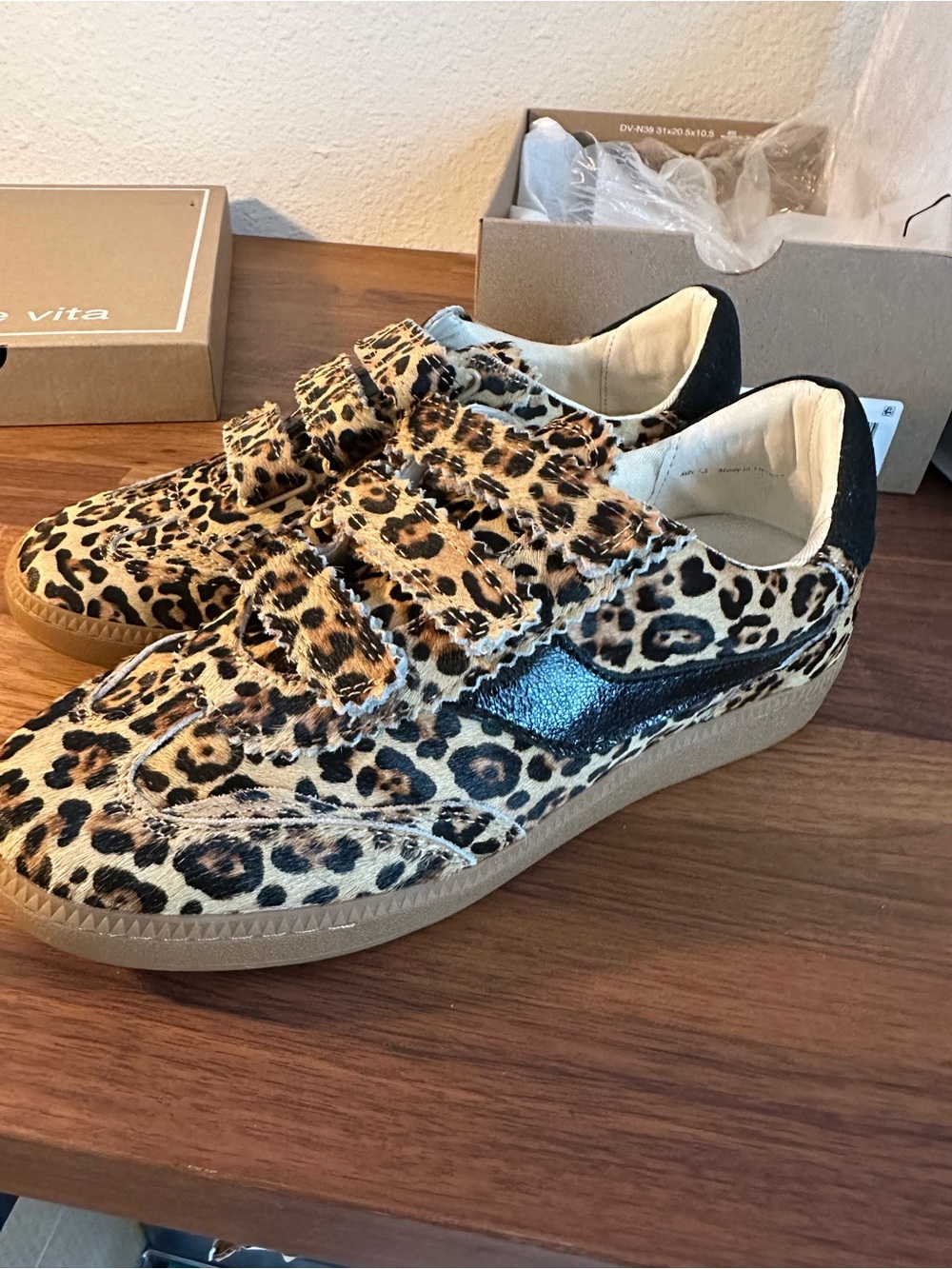 Dolce Vita Notice Leopard Calf Hair Sneakers Size 8 NEW IN BOX